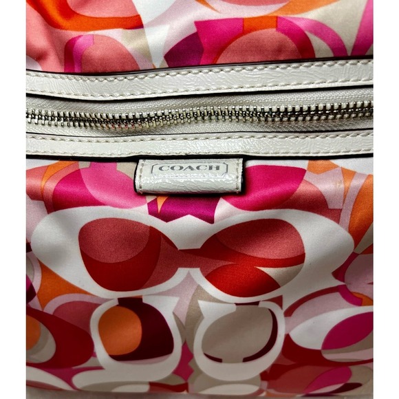 Coach F23957 Daisy Kaleidoscope Print Convertible Hobo - Picture 7 of 10